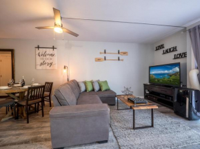 Completely renovated 1 bedroom 1 bath condo, just steps away from Kahana Beach